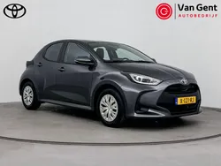 Grijs Gebruikt 2024 Toyota Yaris Active Hatchback | € 20.999 (Eerlijke prijs)