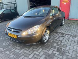 Zwart Gebruikt 2004 Peugeot 307 CC Cabriolet | € 3.199 (Eerlijke prijs)