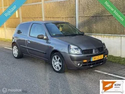 Grijs Gebruikt 2002 Renault Clio II Authentique Hatchback | € 750 (Eerlijke prijs)