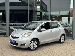 Grijs Gebruikt 2011 Toyota Yaris Cool Hatchback | € 5.750 (Eerlijke prijs)