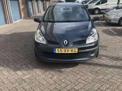 Grijs Gebruikt 2007 Renault Clio II Hatchback | € 1.900 (Eerlijke prijs)