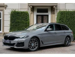 Grijs Gebruikt 2022 BMW 530 M Sport Stationwagen | € 42.940 (Eerlijke prijs)