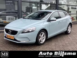 Blauw Gebruikt 2017 Volvo V40 Stationwagen | € 16.995 (Eerlijke prijs)