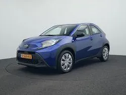 Blauw Gebruikt 2024 Toyota Aygo Play Hatchback | € 17.625 (Goede deal)