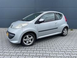 Grijs Gebruikt 2007 Peugeot 107 Urban Move Hatchback | € 1.250 (Eerlijke prijs)