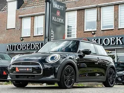 Zwart Gebruikt 2023 Mini Cooper Hatchback | € 24.950