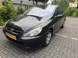 Zwart, metallic lak Gebruikt 2004 Peugeot 307 Premium Hatchback | € 500 (Super prijs)