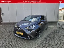 Grijs Gebruikt 2022 Toyota Aygo X-cite Hatchback | € 12.900 (Super prijs)