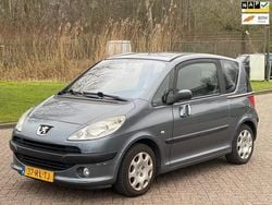 Grijs Gebruikt 2005 Peugeot 1007 MPV | € 1.195 (Eerlijke prijs)