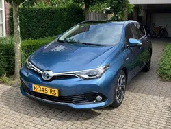 Blauw Gebruikt 2015 Toyota Auris Hybrid Hatchback | € 13.250 (Eerlijke prijs)