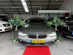 Grijs Gebruikt 2017 BMW 320 Sedan | € 14.500 (Eerlijke prijs)