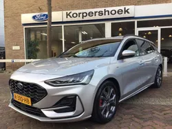 Grijs Gebruikt 2022 Ford Focus ST-Line Stationwagen | € 22.950 (Eerlijke prijs)