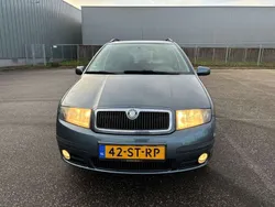 Grijs Gebruikt 2006 Skoda Fabia Stationwagen | € 999 (Eerlijke prijs)