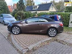 Bruin Gebruikt 2017 Opel Cascada Innovation Cabriolet | € 15.950 (Super prijs)