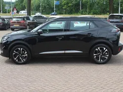 Zwart, metallic lak Gebruikt 2020 Peugeot e-2008 Allure SUV | € 16.550 (Eerlijke prijs)