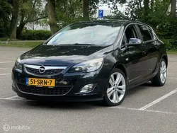 Zwart Gebruikt 2011 Opel Astra Hatchback | € 3.500 (Goede deal)