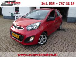 Rood (metallic) Gebruikt 2012 Kia Picanto Hatchback | € 4.750 (Eerlijke prijs)