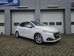 Wit Gebruikt 2017 Peugeot 208 Allure Hatchback | € 7.950 (Iets duurder)