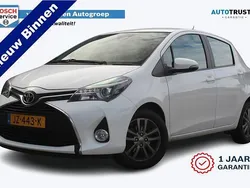 Wit Gebruikt 2016 Toyota Yaris Trend Hatchback | € 12.950 (Eerlijke prijs)