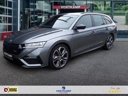 Grijs (metallic) Gebruikt 2022 Skoda Octavia RS Stationwagen | € 39.950 (Duur)
