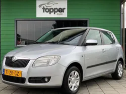 Grijs, metallic lak Gebruikt 2008 Skoda Fabia Ambiente Hatchback | € 3.445 (Eerlijke prijs)