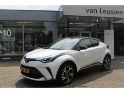Wit, metallic lak Gebruikt 2023 Toyota C-HR Executive SUV | € 28.900 (Eerlijke prijs)