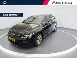 Zwart Gebruikt 2023 VW Golf VIII Life Hatchback | € 23.440 (Goede deal)