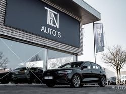 Zwart Gebruikt 2023 Ford Focus ST-Line Hatchback | € 25.510 (Eerlijke prijs)