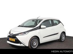Wit Gebruikt 2015 Toyota Aygo X-play Hatchback | € 8.950 (Eerlijke prijs)