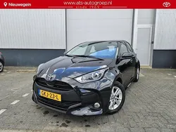 Zwart Gebruikt 2024 Toyota Yaris Active Hatchback | € 23.150 (Eerlijke prijs)