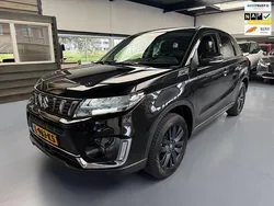 Zwart Gebruikt 2021 Suzuki Vitara Style SUV | € 23.450 (Iets duurder)