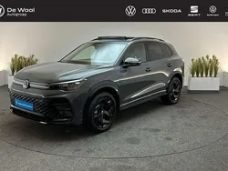 Grijs, metallic lak Nieuw 2025 VW Tiguan R-line Edition SUV | € 56.900 (Goede deal)