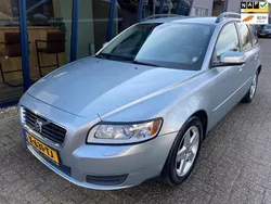 Grijs, metallic lak Gebruikt 2009 Volvo V50 Kinetic Stationwagen | € 11.945