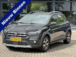 Zwart Gebruikt 2021 Dacia Sandero Comfort Hatchback | € 12.699 (Eerlijke prijs)