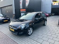 Zwart, metallic lak Gebruikt 2007 Ford Fiesta Futura Hatchback | € 1.499 (Goede deal)