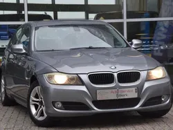 Grijs, metallic lak Gebruikt 2009 BMW 318 Comfort Edition Sedan | € 3.750 (Goede deal)