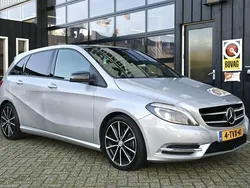 Grijs Gebruikt 2014 Mercedes B180 Ambition MPV | € 12.999 (Eerlijke prijs)