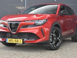 Rood Nieuw 2025 Alfa Romeo GT Junior Edizione Speciale SUV | € 36.895