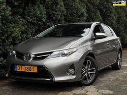 Bruin Gebruikt 2014 Toyota Auris Hatchback | € 11.250 (Eerlijke prijs)