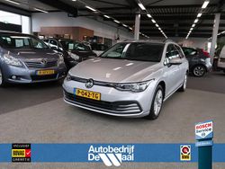 Grijs Gebruikt 2021 VW Golf VIII Life Stationwagen | € 18.450 (Goede deal)