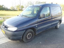 Blauw Gebruikt 2002 Peugeot Partner Avantage Van | € 650 (Eerlijke prijs)