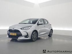 Grijs Gebruikt 2023 Toyota Yaris Hatchback | € 19.900