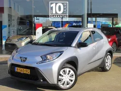Grijs Gebruikt 2022 Toyota Aygo Play Hatchback | € 15.695 (Eerlijke prijs)