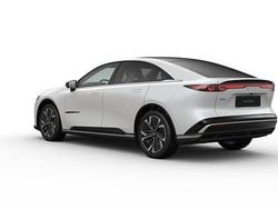 Wit Nieuw 2025 Mazda 6e Takumi-Line Hatchback | € 46.540 (Eerlijke prijs)