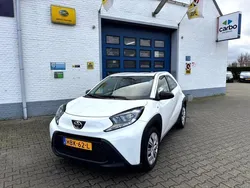 Wit Gebruikt 2023 Toyota Aygo Play Hatchback | € 18.795 (Super prijs)