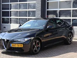 Zwart Gebruikt 2017 Alfa Romeo Giulia Sprint Sedan | € 23.950 (Goede deal)
