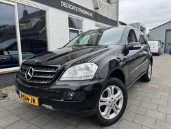 Zwart Gebruikt 2007 Mercedes ML320 SUV | € 10.449 (Duur)