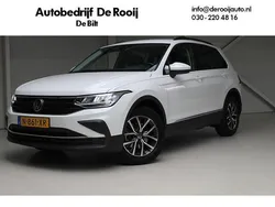 Wit Gebruikt 2022 VW Tiguan Life SUV | € 26.950 (Goede deal)