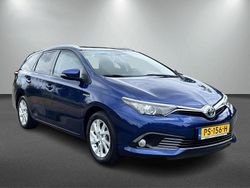 Blauw Gebruikt 2017 Toyota Auris Touring Sports Stationwagen | € 15.901 (Eerlijke prijs)