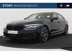 Carbonschwarz Gebruikt 2023 BMW 530e Executive Sedan | € 49.750 (Eerlijke prijs)